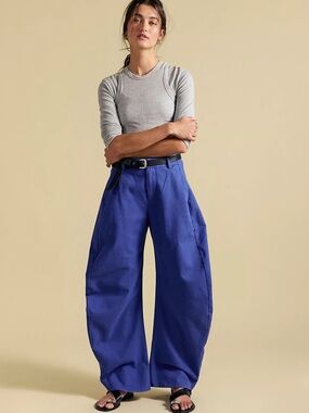 Free People Spotlight Structured Twill Barrel Trousers True Blue brand new sz 8!